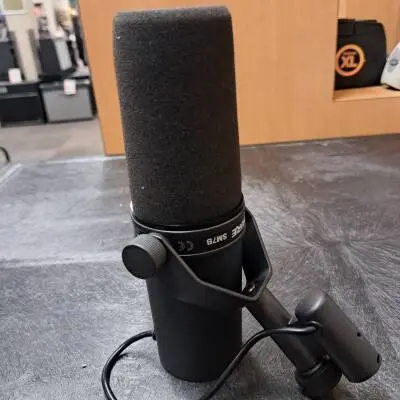 Shure - SM7B 2